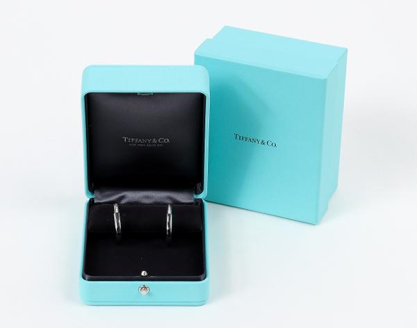 티파니앤코 티파니 락 이어링 미디엄 화이트골드 다이아몬드