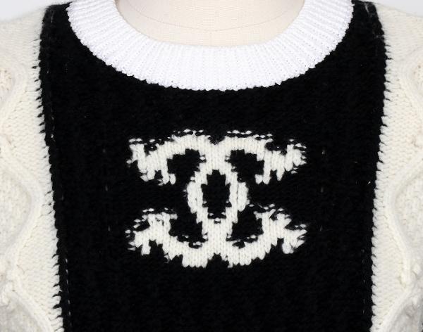 샤넬 CC 벌룬 풀오버 스웨터 블랙 에크루 34