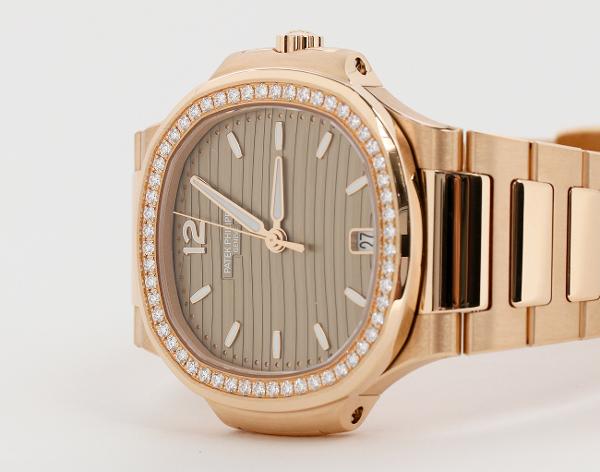 파텍필립 노틸러스 레이디 로즈골드 다이아몬드 골든 브라운 오팔 다이얼 7118/1200R-010