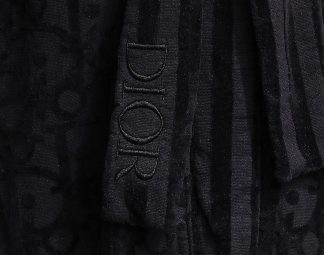 디올 오블리크 배스로브 블랙 M