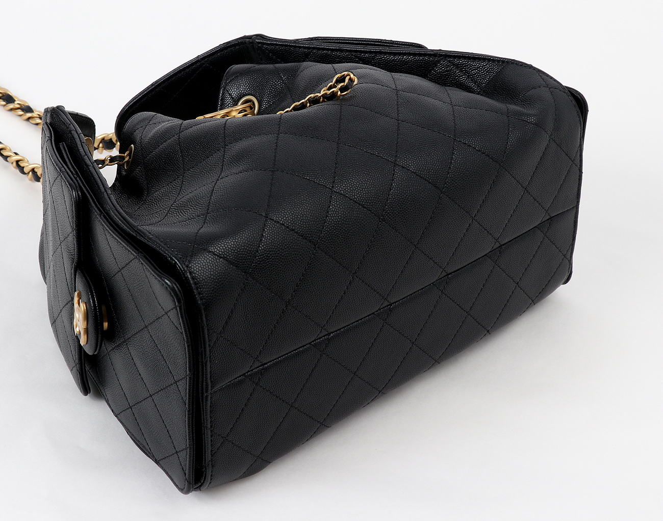 샤넬 25백 스몰 블랙 금장 캐비어