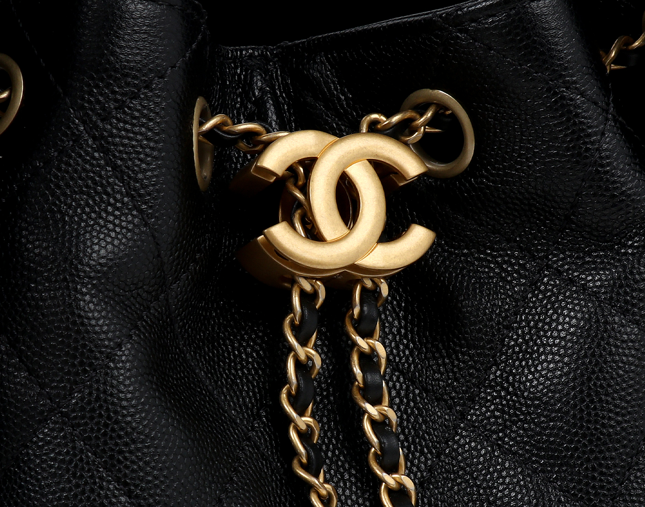 샤넬 25백 스몰 블랙 금장 캐비어