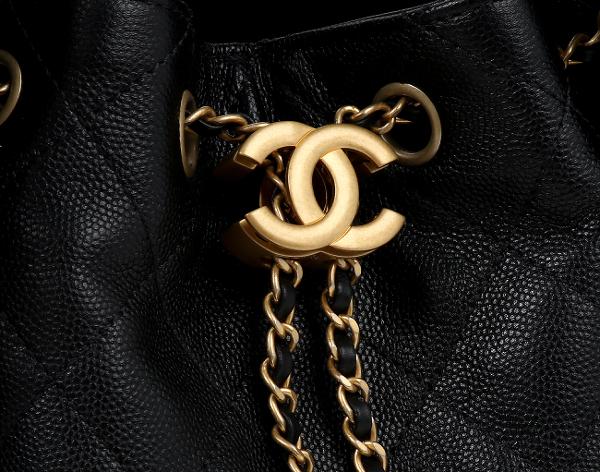 샤넬 25백 스몰 블랙 금장 캐비어