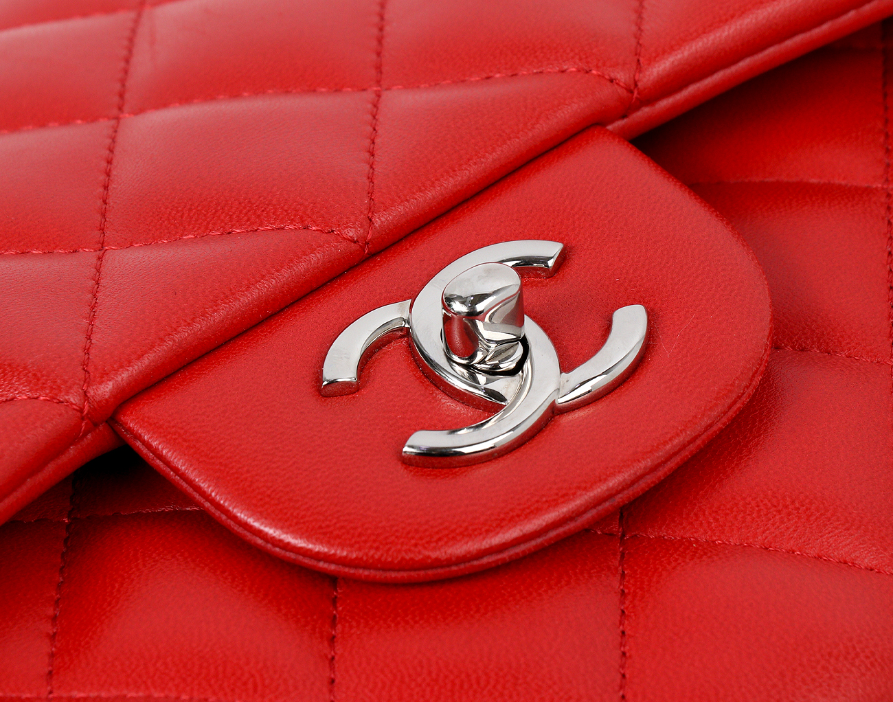 샤넬 클래식 라지 레드 은장 램스킨