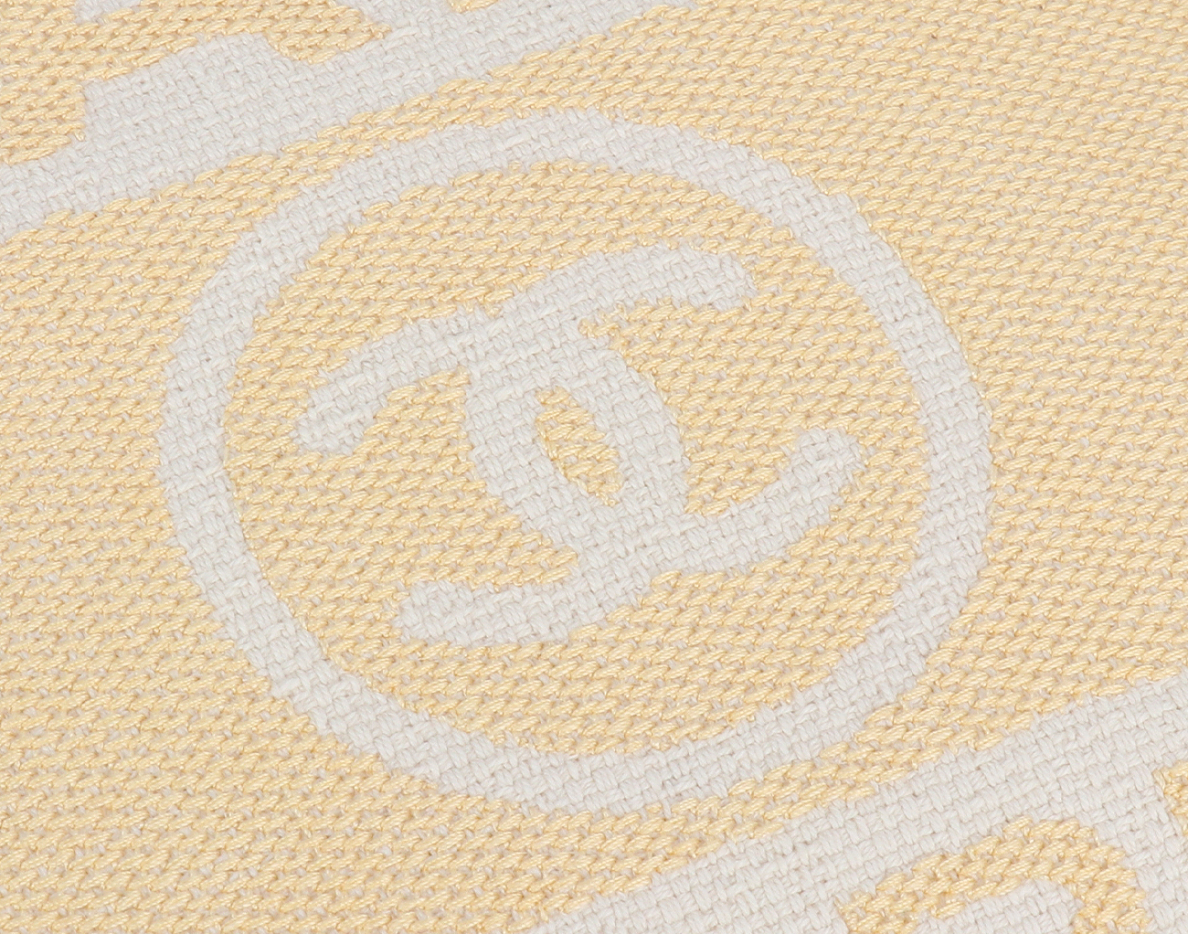 샤넬 도빌 쇼핑백 미듐 에크루 블루 옐로우 금장