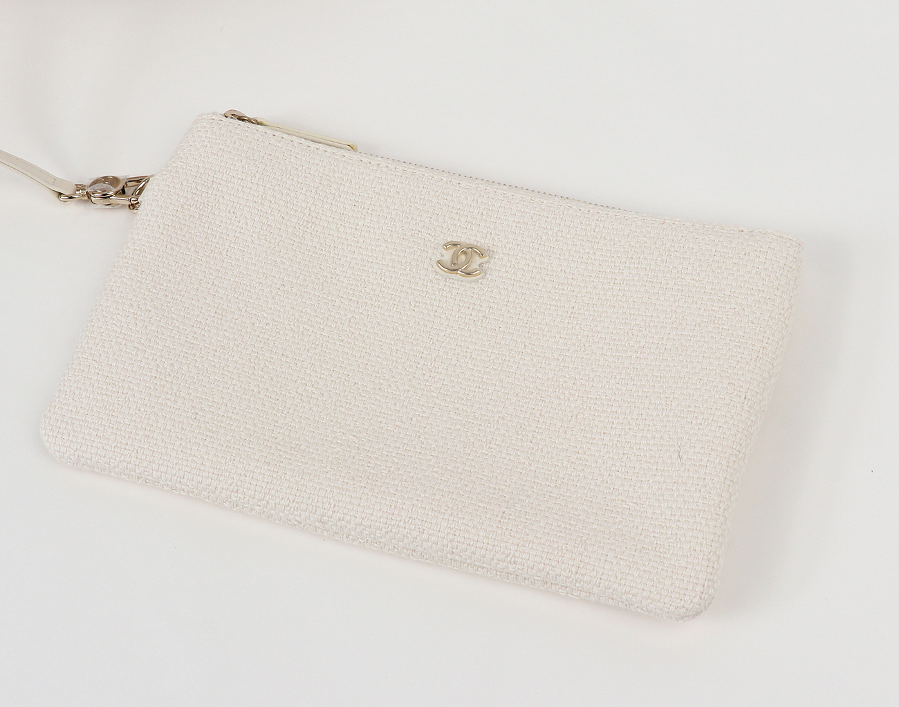 샤넬 도빌 쇼핑백 미듐 에크루 블루 옐로우 금장