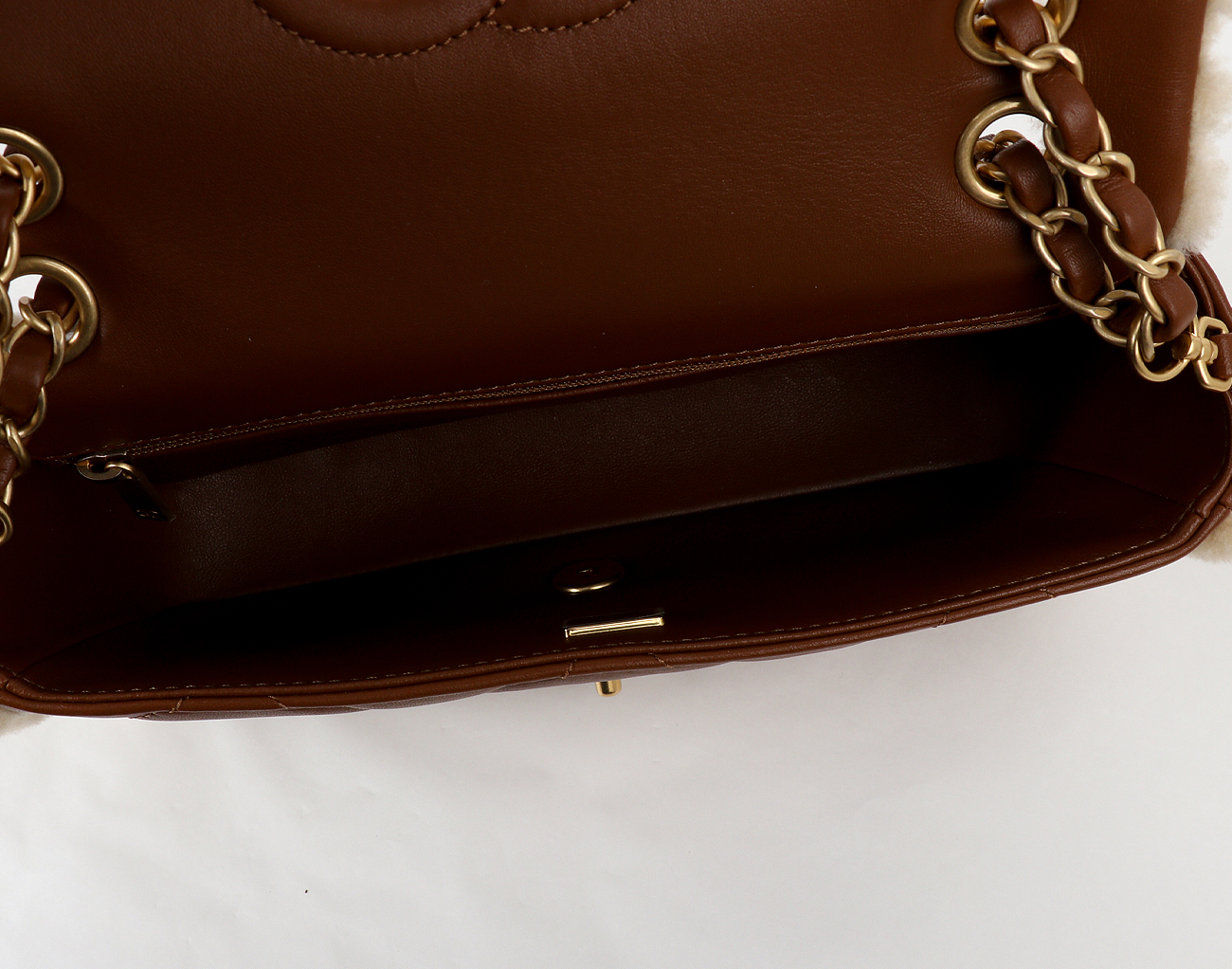 샤넬 시어링 플랩백 베이지 브라운 금장