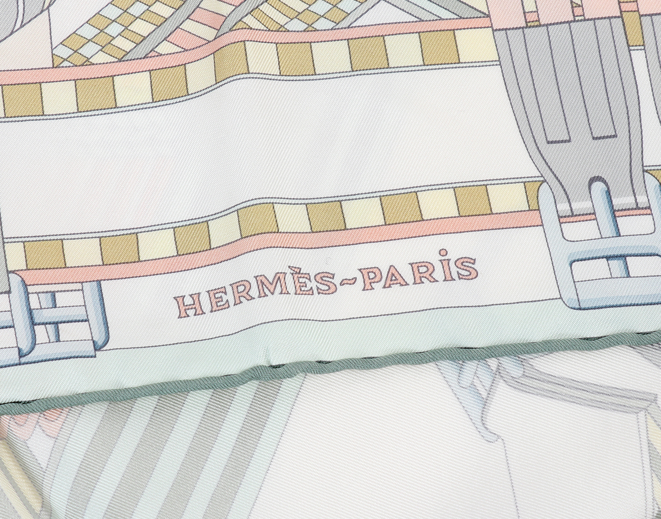 에르메스 까레 스카프 90 상글 엔 지그재그 블랑 베르트 아망드 로즈 뿌드르