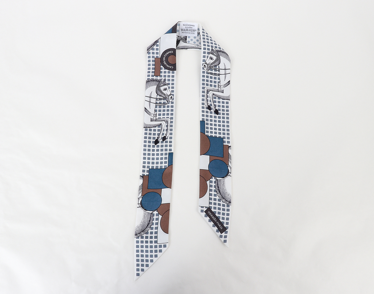 에르메스 트윌리 카발리에레 엔 폼 블랑 그리스 브룬