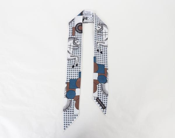 에르메스 트윌리 카발리에레 엔 폼 블랑 그리스 브룬