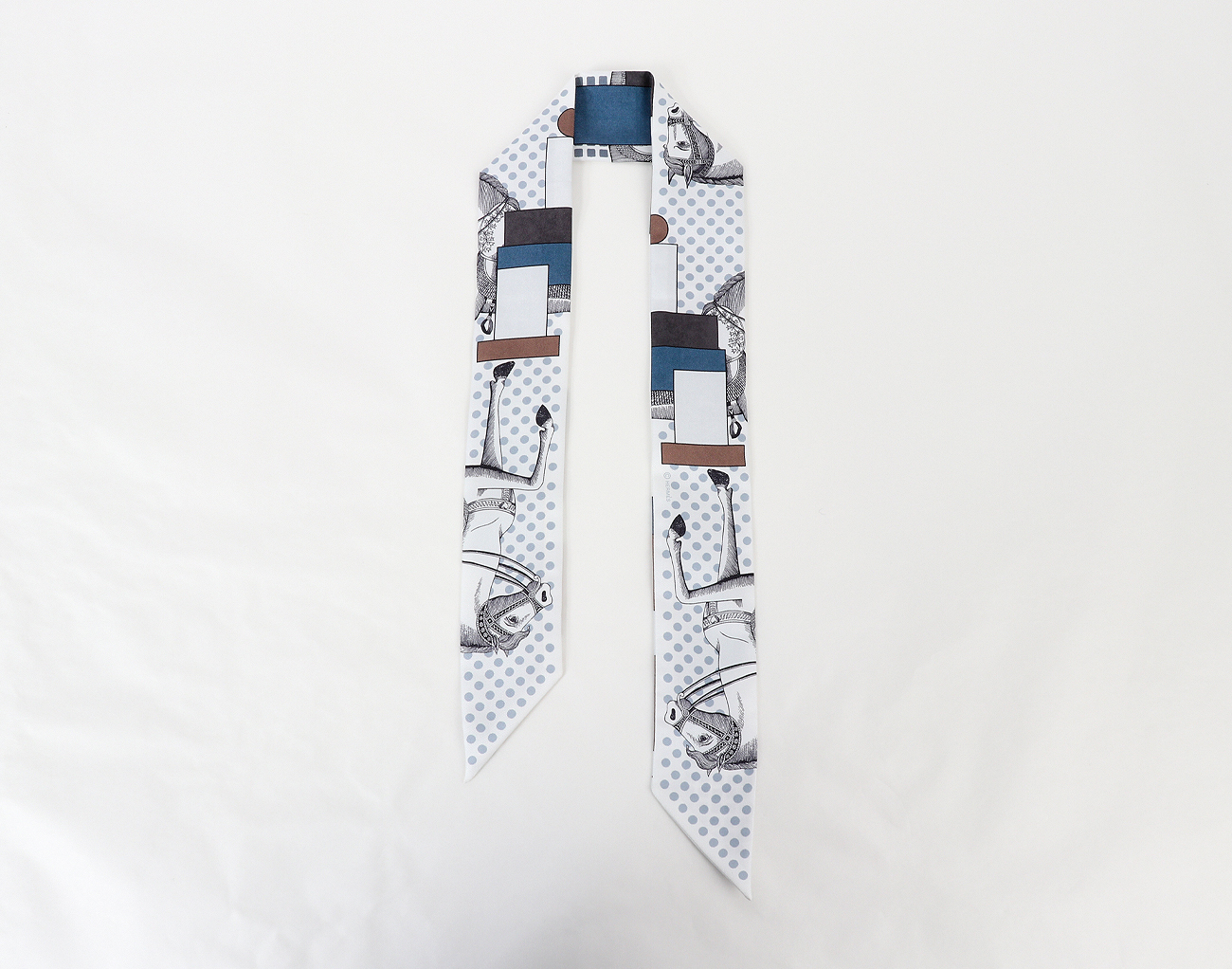 에르메스 트윌리 카발리에레 엔 폼 블랑 그리스 브룬