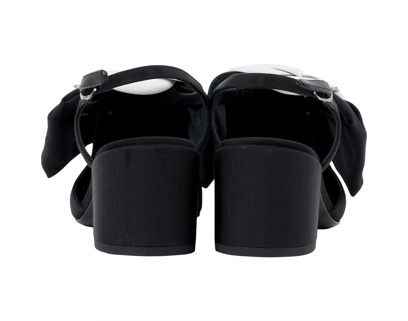 샤넬 까멜리아 슬링백 블랙 화이트 37C