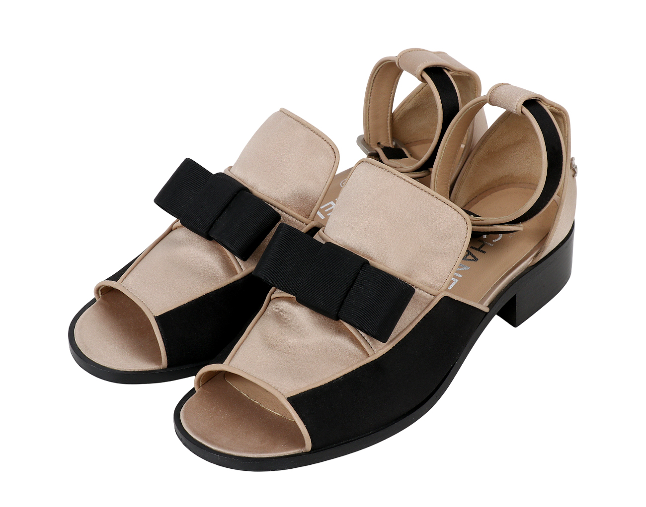 샤넬 오픈 토 보우 앵클 스트랩 로퍼 베이지 블랙 37C