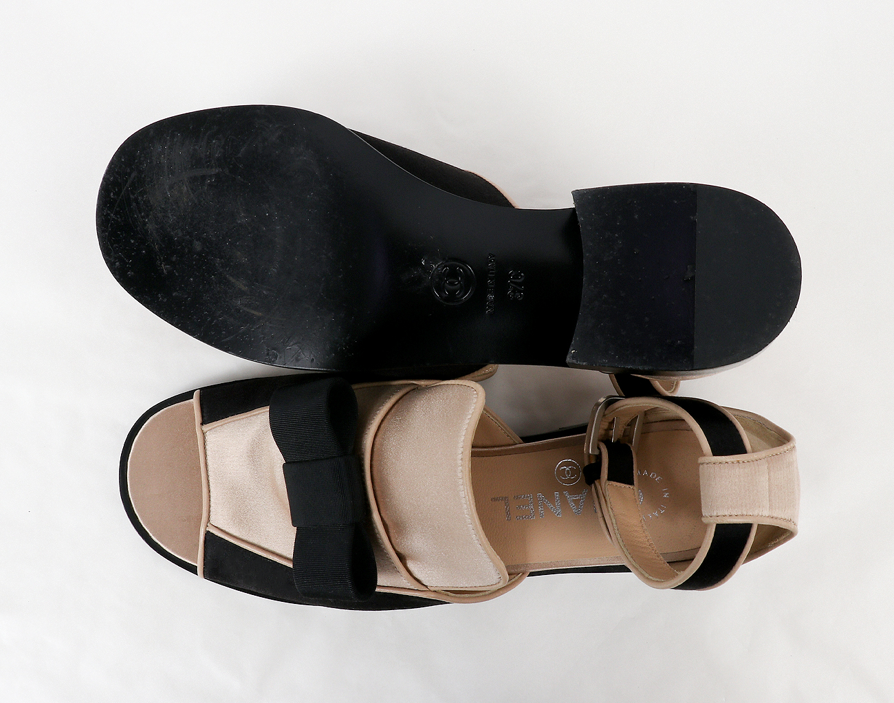 샤넬 오픈 토 보우 앵클 스트랩 로퍼 베이지 블랙 37C