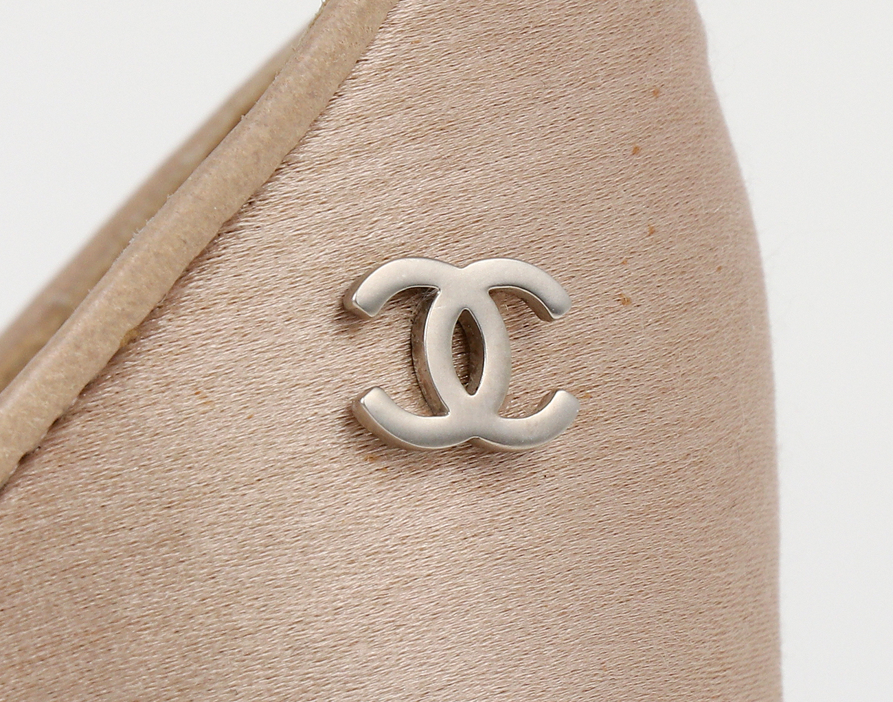 샤넬 오픈 토 보우 앵클 스트랩 로퍼 베이지 블랙 37C