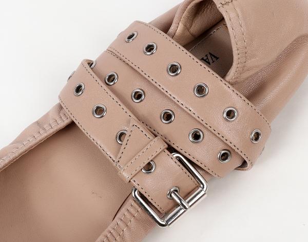 발렌티노 러브 래치 플랫 슈즈 베이지 37