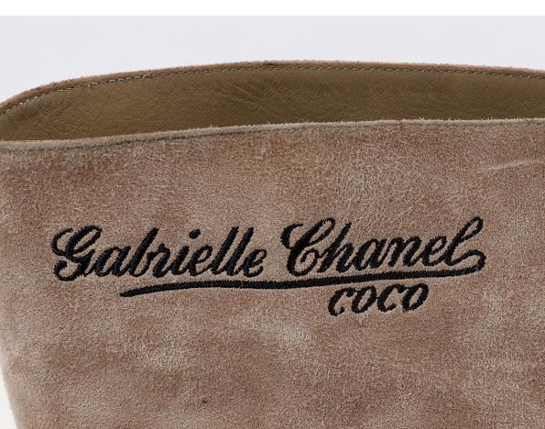 샤넬 가브리엘 샤넬 코코 레터링 스웨이드 숏 부츠 베이지 블랙 37 1/2C