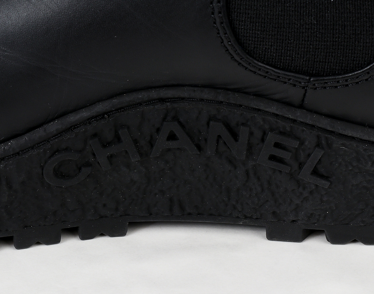 샤넬 백 턴락 CC 첼시 앵클 부츠 블랙 37 1/2C