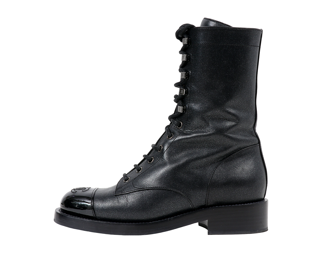 샤넬 레이스업 컴뱃 부츠 이리데슨트 블랙 37 1/2C