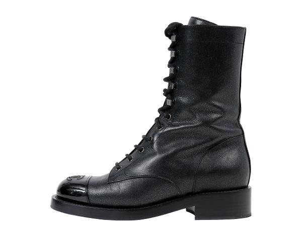 샤넬 레이스업 컴뱃 부츠 이리데슨트 블랙 37 1/2C