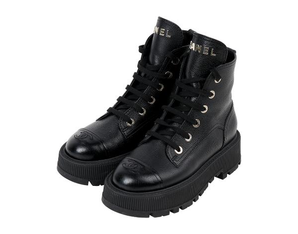 샤넬 레터링 레이스업 컴뱃 부츠 블랙 37C