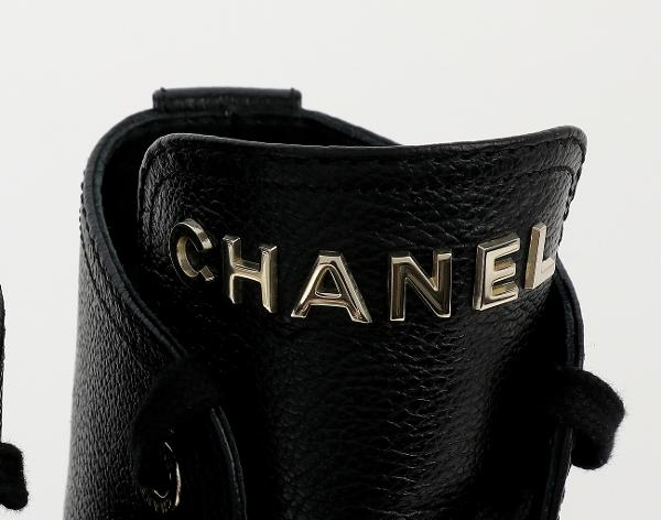 샤넬 레터링 레이스업 컴뱃 부츠 블랙 37C