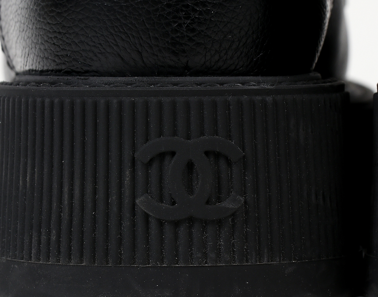 샤넬 레터링 레이스업 컴뱃 부츠 블랙 37C