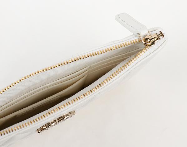 샤넬 클래식 파우치 스몰 화이트 샴페인골드 캐비어