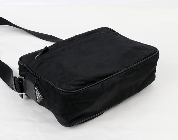 프라다 나일론 크로스백 블랙