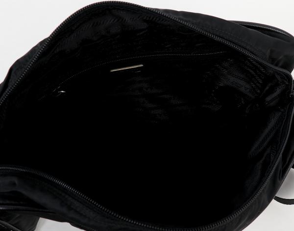 프라다 나일론 크로스백 블랙