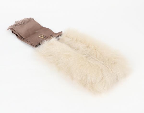 구찌 퍼 트리밍 실크 스카프 아이보리 브라운