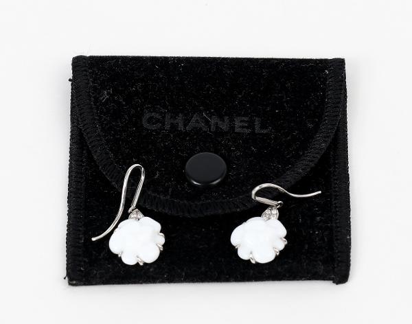샤넬 까멜리아 드롭 이어링 화이트골드 다이아몬드
