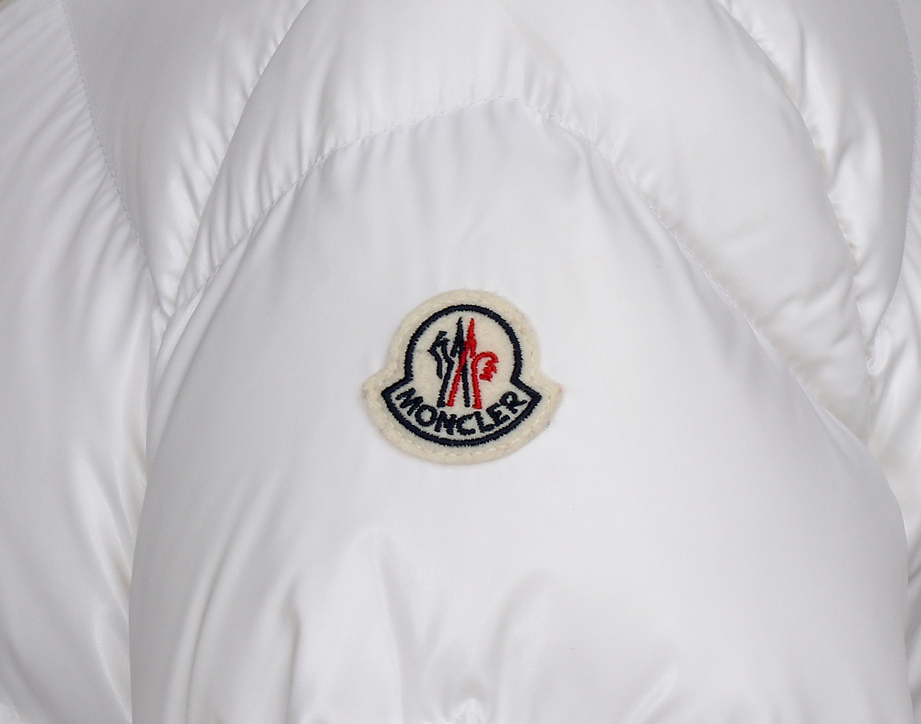 몽클레어 레이트 쇼트 다운 재킷 화이트 1