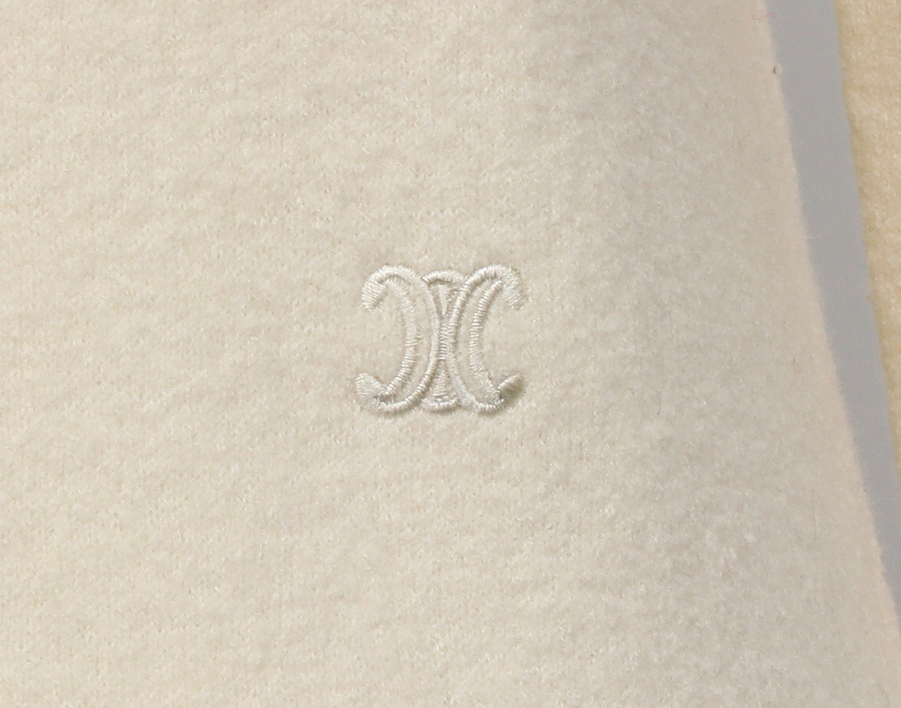 셀린느 트리옹프 니트 아이보리 XS