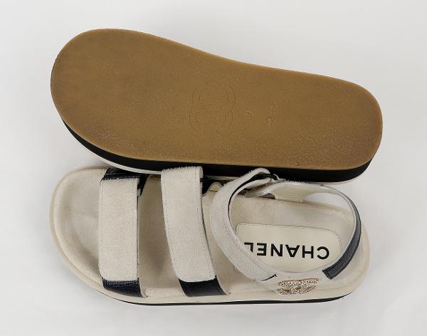 샤넬 CC 벨크로 샌들 아이보리 블랙 38C