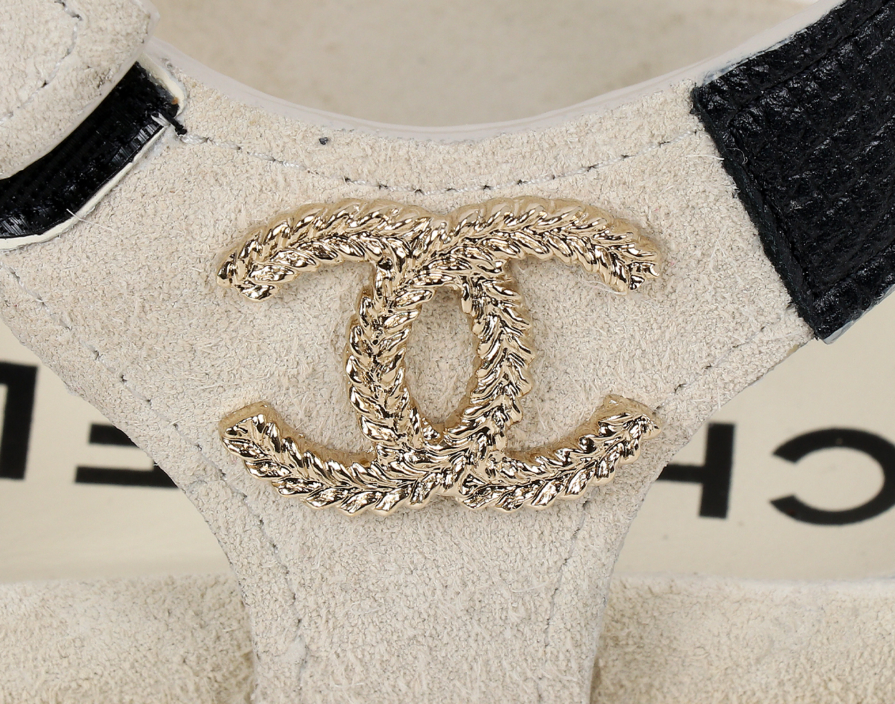 샤넬 CC 벨크로 샌들 아이보리 블랙 38C