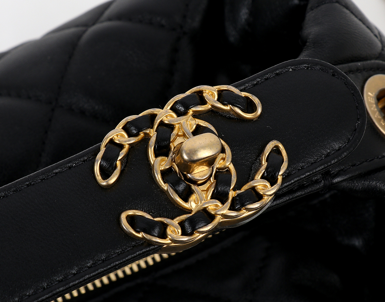 샤넬 19 호보백 블랙 빈티지 금장