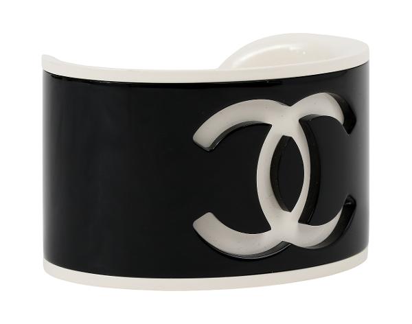 샤넬 CC 레진 커프 블랙 화이트