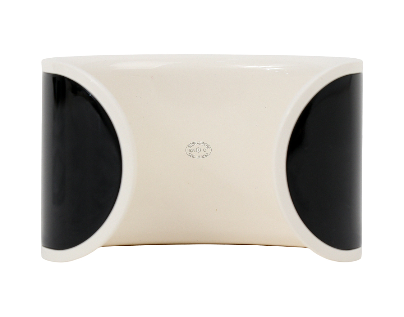 샤넬 CC 레진 커프 블랙 화이트