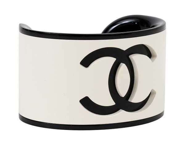 샤넬 CC 레진 커프 화이트 블랙