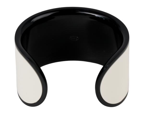 샤넬 CC 레진 커프 화이트 블랙