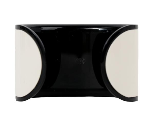 샤넬 CC 레진 커프 화이트 블랙