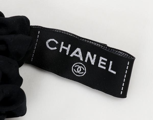 샤넬 CC 리본 헤어슈슈 블랙