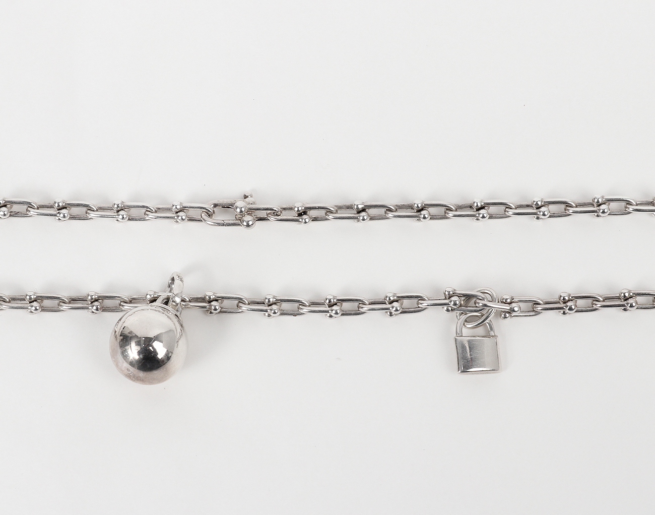 티파니앤코 하드웨어 스몰 랩 네크리스 실버