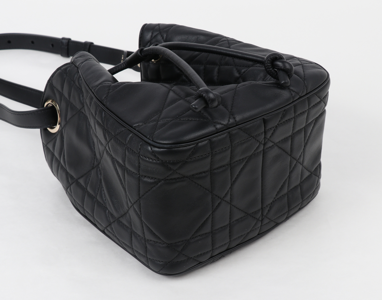 디올 D 모션 스몰 매크로까나쥬 블랙