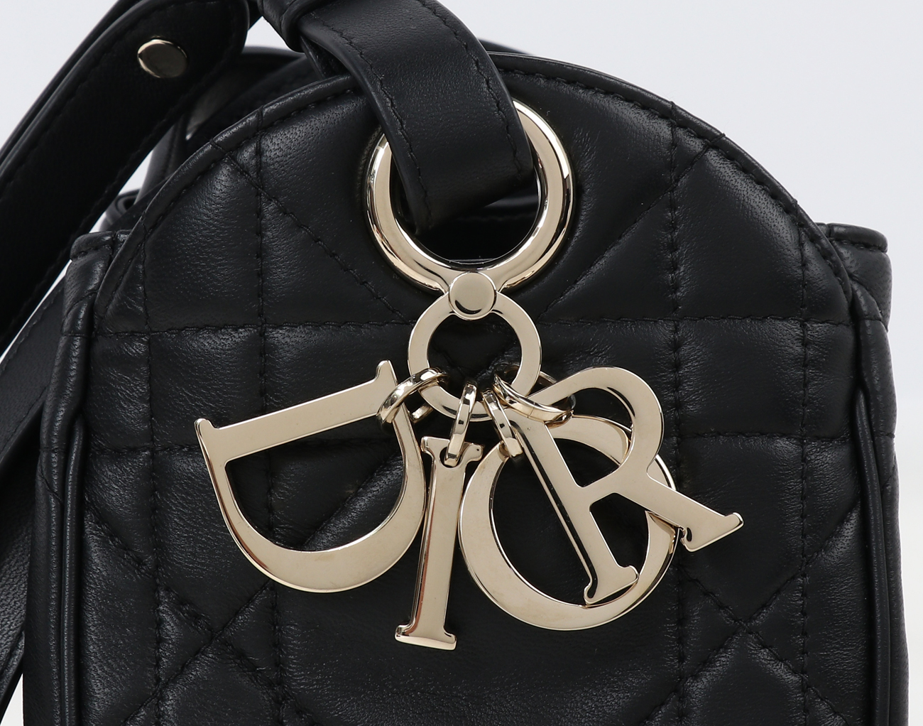 디올 D 모션 스몰 매크로까나쥬 블랙