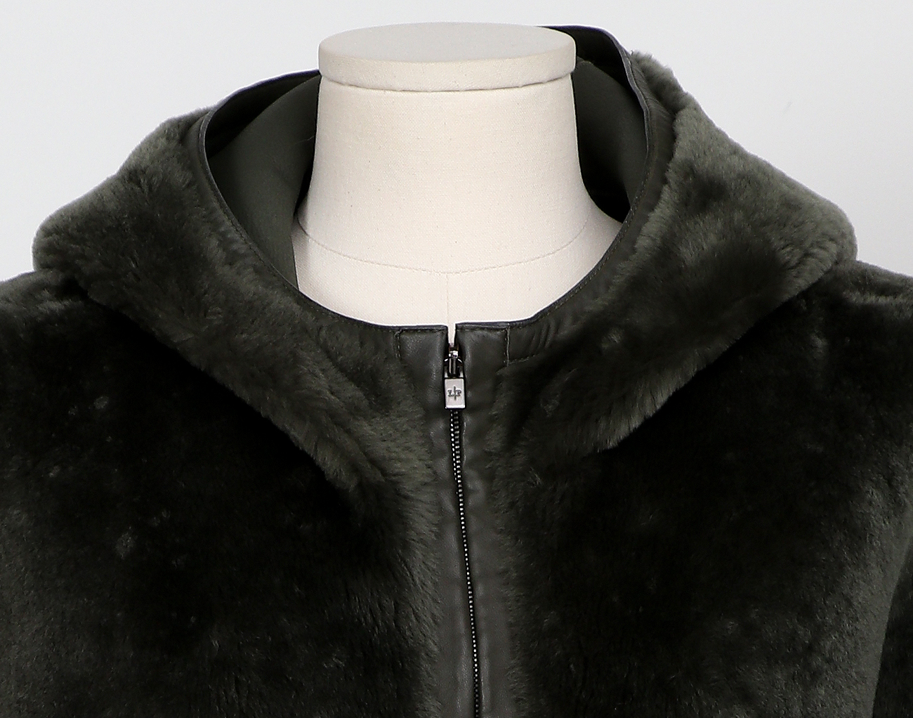 로로피아나 리버시블 시어링 무스탕 재킷 카키 M