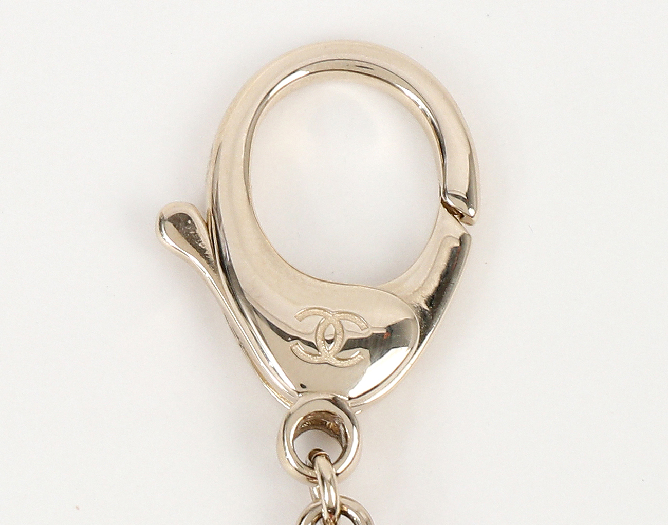 샤넬 클래식백 키링 핑크 샴페인골드