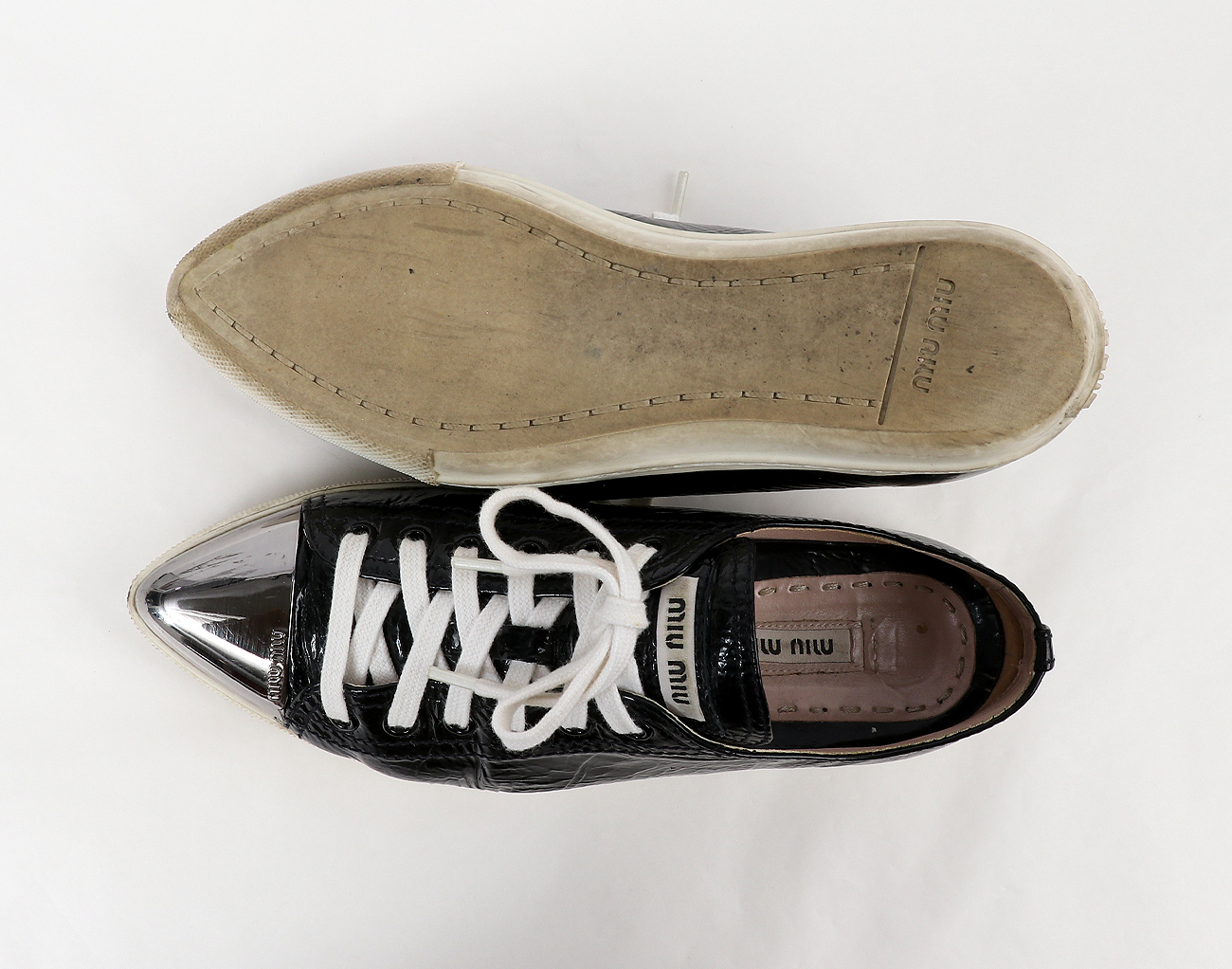 미우미우 메탈 토 스니커즈 블랙 실버 35 1/2