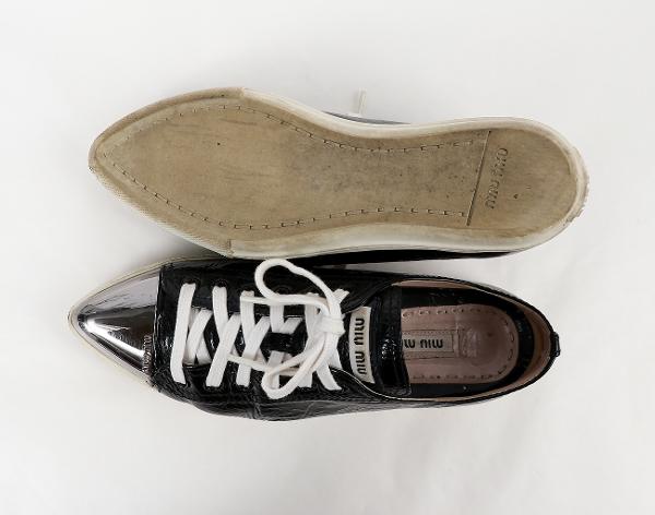 미우미우 메탈 토 스니커즈 블랙 실버 35 1/2